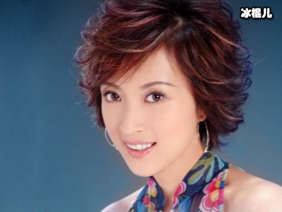 “孔雀公主”金巧巧晒儿子生日照，没想到不见爸爸踪影！