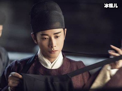 《鹤唳华亭》中男女主隔着屏风定情，情节设定比蜜还甜