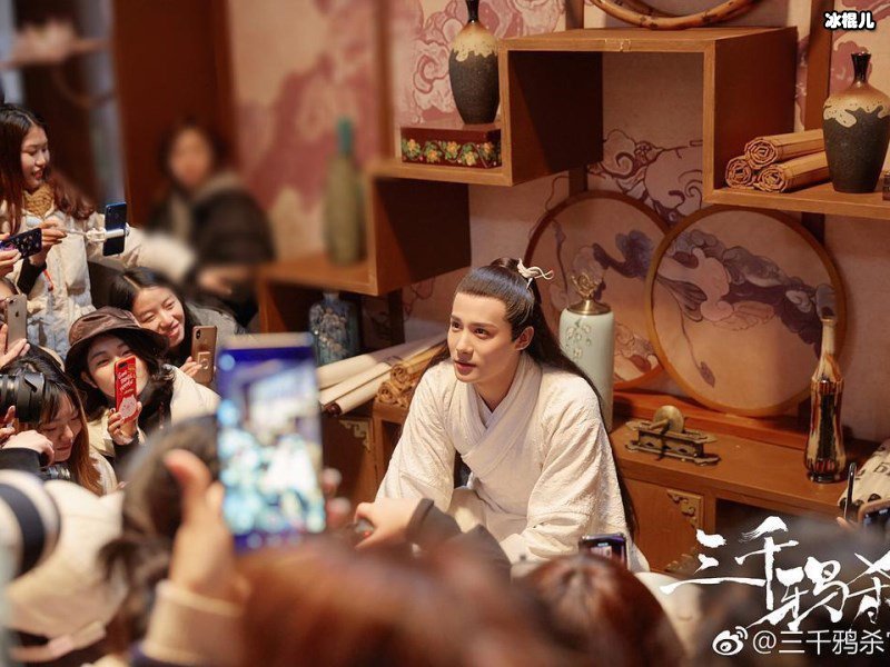 《三千鸦杀》郑业成新剧即将来袭，剧照惹人爱粉丝狂赞！