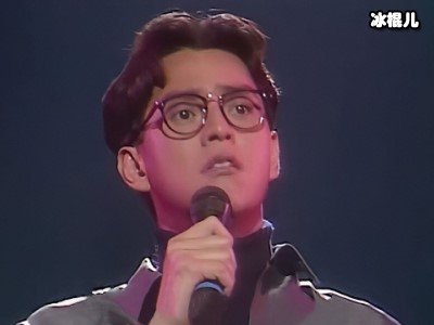 70岁谭咏麟暴瘦，脸颊凹陷显沧桑曾婚内与小22岁粉丝生子！