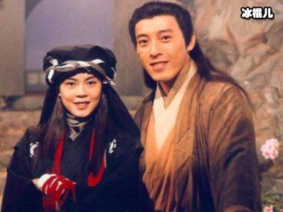 “令狐冲”相约“殷梨亭”骑摩托游玩，皮肤黝黑都晒成了古天乐