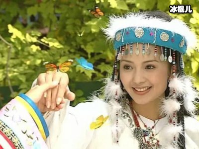 “香妃”和“谢大脚”是同班同学，都因车祸去世让人唏嘘！