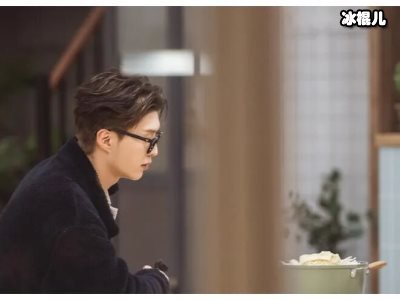 《朋友请听好》何炅解释“娘”的定义，网友：不愧是双高主持人！