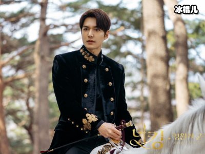 《TheKing：永远的君主》禹棹奂太帅！官方爆照一身黑衣英气十足！
