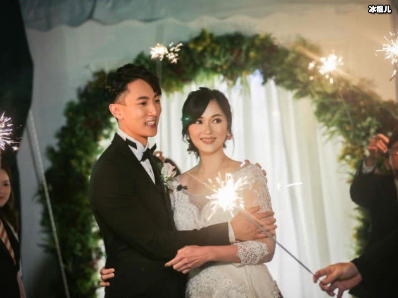 《婚前21天》吴尊夫妇选婚纱，林丽吟造型惊艳众人！