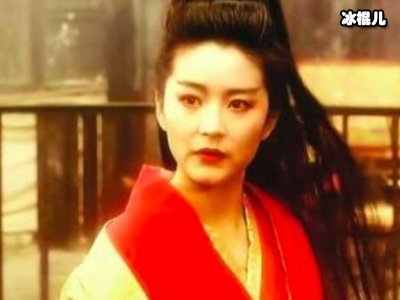 18岁她名动香港被称“香江第一美女”，两次嫁入豪门皆成笑柄！
