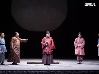 《牛天赐》郭麒麟抱着郭德纲哭了，父亲牵手儿子谢幕！