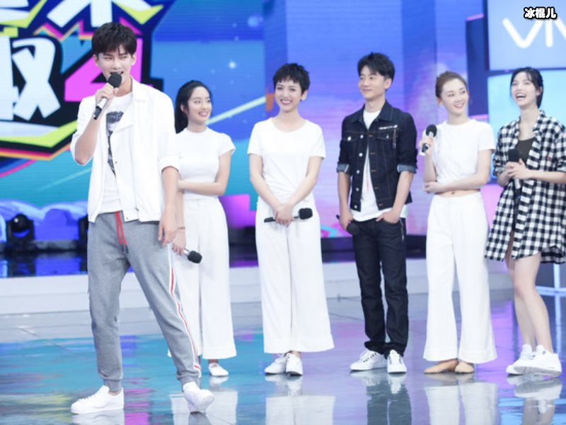 《快乐大本营》下期节目，关晓彤确定参加在节目中大谈爱情！