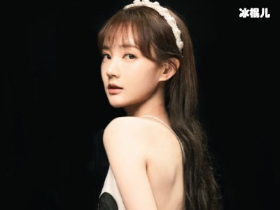 “最美校花”颜值高且身材凹凸有致，一双美腿更是吸睛无数！
