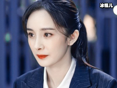 《暴风眼》杨幂化身国安人员御姐范足，但原声台词被吐槽像背书