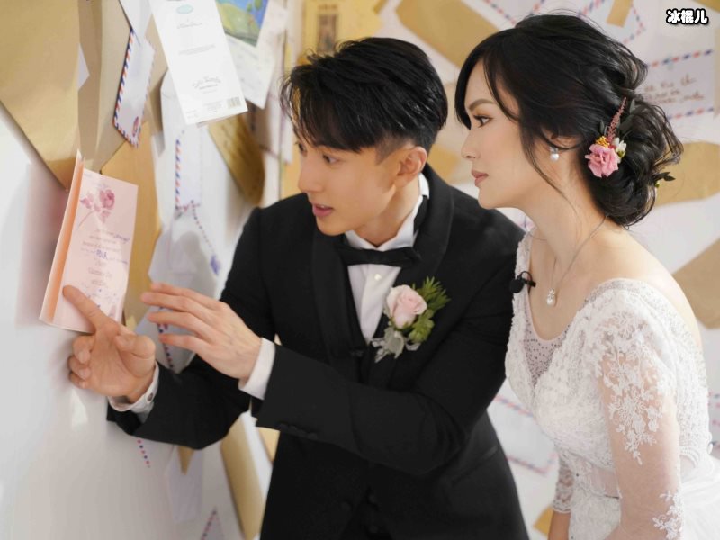 《婚前21天》吴尊策划婚纱照，拿出礼服妻子感动流泪！