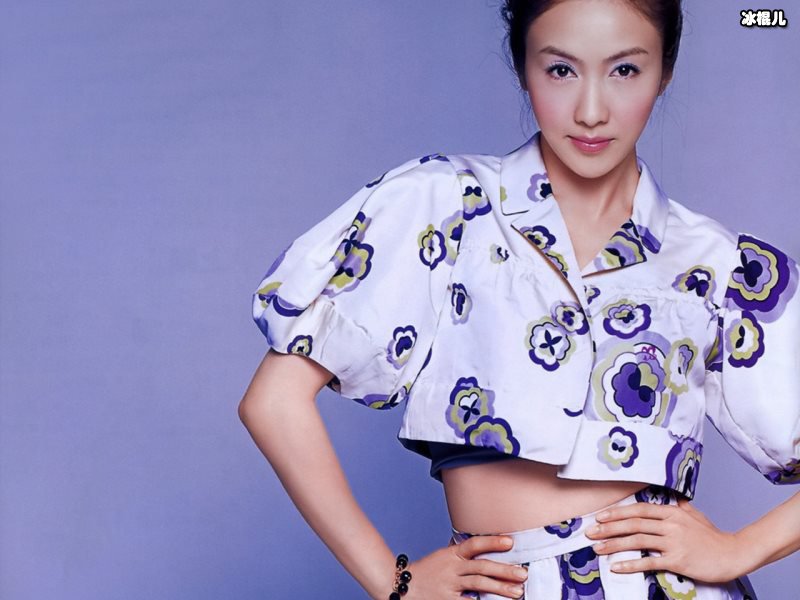 48岁黎姿为弟弟庆生，坚强奋斗依旧是大家心中女神！