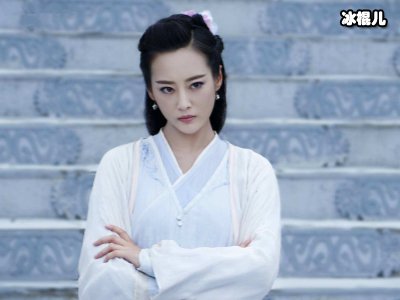 “谋女郎”李纯深夜在家烤鸡翅吃，烤箱被认出价格不低！