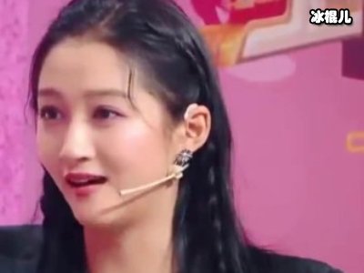 618晚会成“照妖镜”！关晓彤不敌秦岚美腿冰卿成笑话