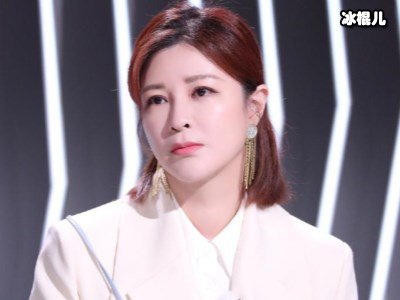 《乘风破浪》姐姐们太霸气？黄圣依用矿泉水洗腿是真是假？