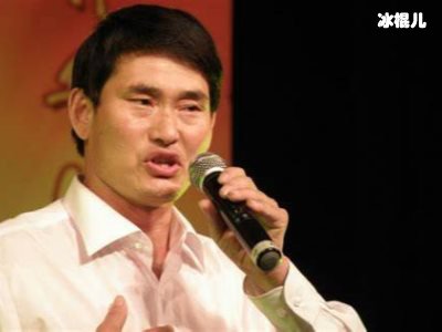 大衣哥朱之文直言，不能跟一个不懂事的人一般见识！