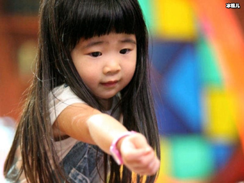 曹家孩子照片曝光，Grace露脐尽显女神范