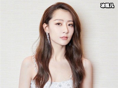 《乘风破浪的姐姐》白冰自曝离婚，成为网友们关注的焦点