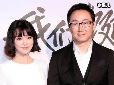 大龄女性也可以很时尚，40岁的秦岚穿出了叛逆感！