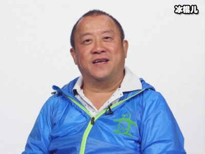 曾志伟愿赌服输扮女装模仿找塞班，搞笑实力不减当年！