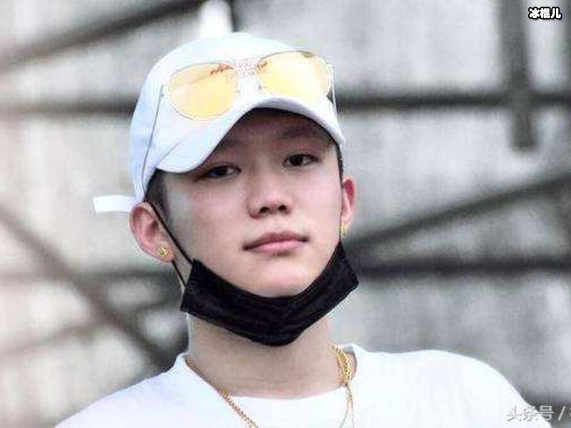 pgone发文否认与李小璐秀恩爱，顺便蹭下热点嘲讽网友听惊雷！