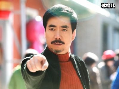范明豪宅别墅外观显贵气，内饰有宫殿一般的走廊！