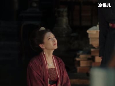 曹评徽柔甜蜜亲吻被官家撞见，一个称呼让官家更为不满！