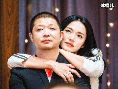 曹郁一家在家欢聚，姚晨给女儿剪狗啃刘海!