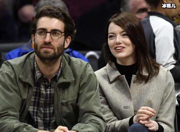 刚秀完恩爱转身就要离婚，这对好莱坞夫妻频繁上热搜？