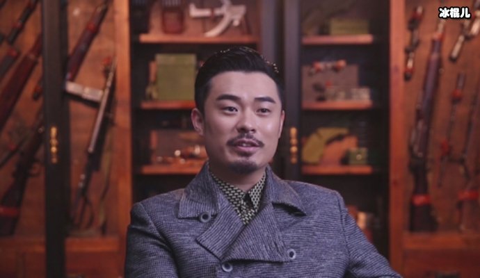 出道10年结婚10年，守着90后的女神0绯闻他比陈赫还能藏！
