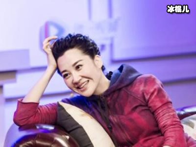 51岁许晴出席活动捞金：少女感十足打破“装嫩”质疑！