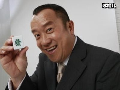 曾志伟原形毕露，丧妻不足百天与友人跳舞网友：之前都是装的？