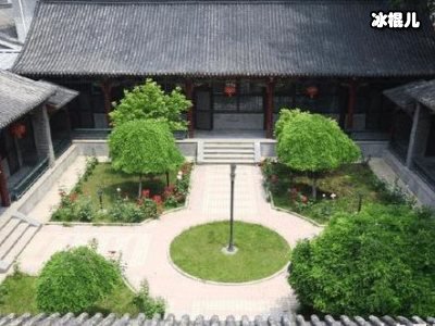 儿时用金条堆积木住价值连城的四合院，现成家后却买不起一根香蕉！