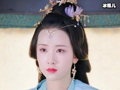 澹台烬为什么喜欢叶冰棠？有两个方面的原因