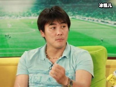 曾是蓝台著名主持人因主动辞职走下坡路，没想到靠妻子人设扳回一城