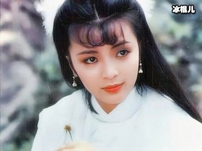 “最美小龙女”陈玉莲62岁近照，气质突出，依然优雅