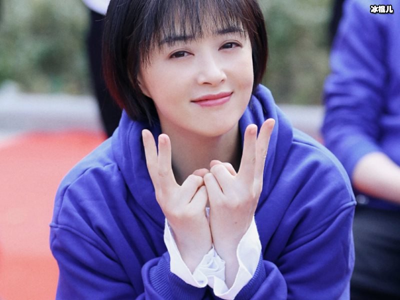 曾经与蒋欣同居十多年，始乱终弃从三线小咖混成十八线路人！