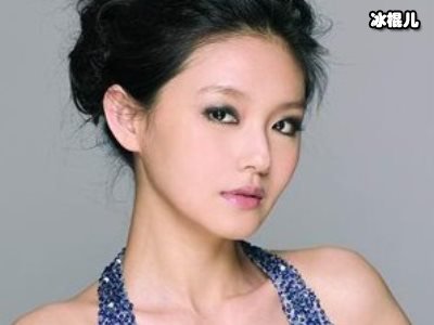 大S女儿近照曝光，与汪小菲亲密玩耍！