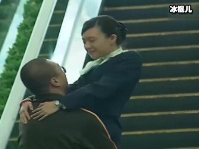 被低估的一部现代谍战片《落地请开手机》，两大亮点难以超越