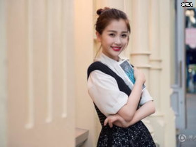 嗲里嗲气是真性情？谁注意到虞书欣的反应？