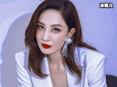 唱跳俱佳的郑希怡，意外坠楼改变人生轨迹，现靠实力圈粉