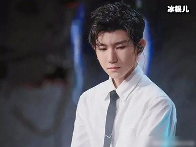 东方卫视618晚会王源遇演出事故，唱功也被质疑