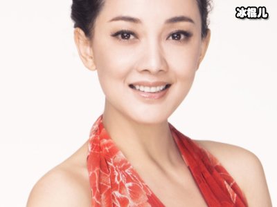 独自打拼20年，身后资源丰富仍不火如今被指借当红小花翻红？