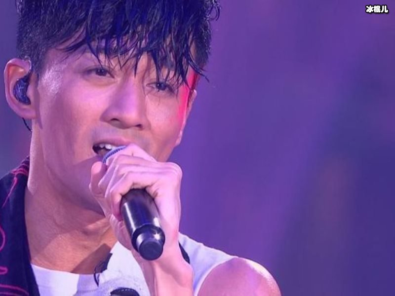 曾经的快男季军，求婚一年终于成功5年爱情有了圆满的结局