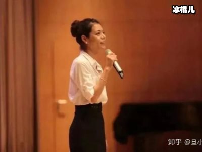 陈果的走红与跌落都因“复旦教授”的身份，教授就不能认错字吗？