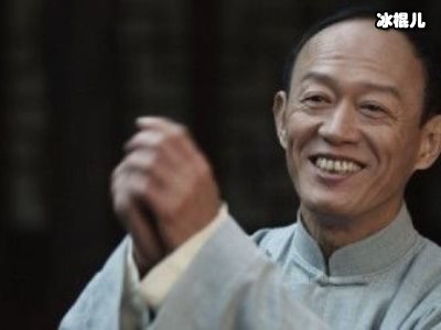 58岁的金士杰摇身变成老戏骨，娶了小20岁的学生