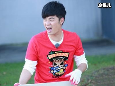 《跑男》新路透：全员穿着水手服，baby竟然输给了他们