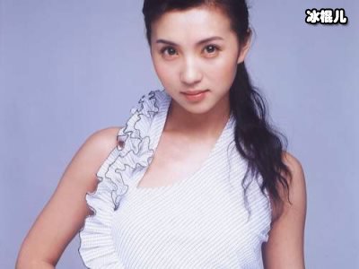 陈好家庭聚餐：丈夫太英俊，女儿也继承妈妈的靓丽