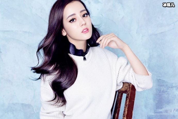 迪丽热巴最近完美升级，从青春的小女孩蜕变成气质女神