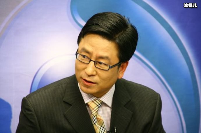 《新闻联播》换新主播，上热搜这是四十年未出现的情况！